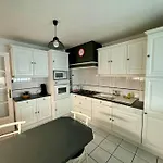 Apartment F3 Plein Coeur Centre Fd Avec Parking Montrognon *