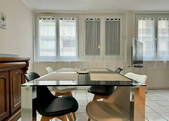 Lejlighed F3 Plein Coeur Centre Fd Avec Parking Montrognon