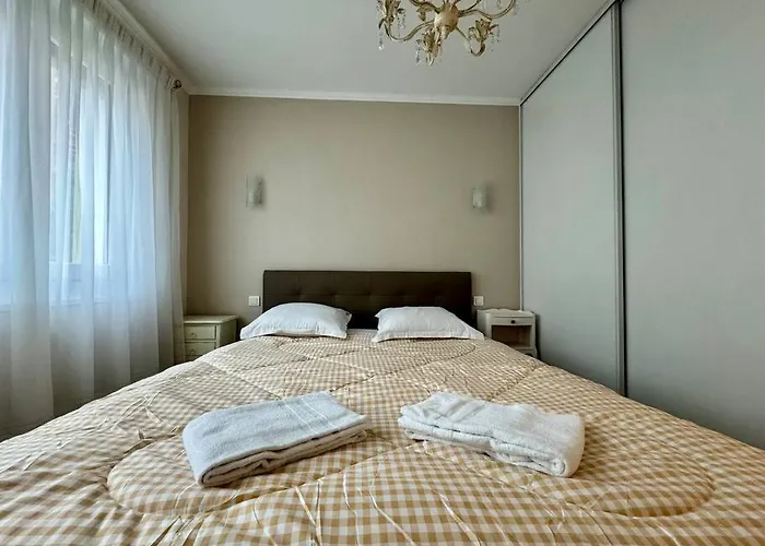 F3 Plein Coeur Centre Fd Avec Parking Montrognon Lejlighed *